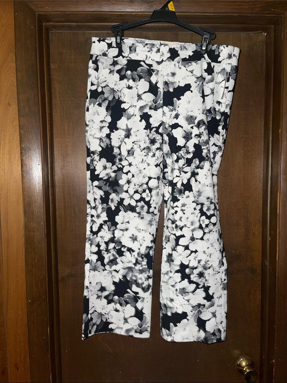 Elie Tahari Black and White Floral Pants